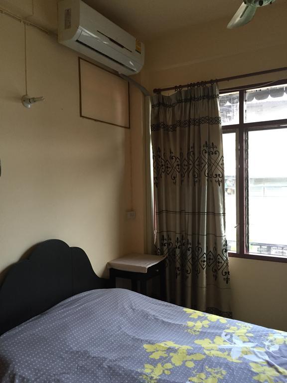 Eco House Apartment Bangkok Luaran gambar