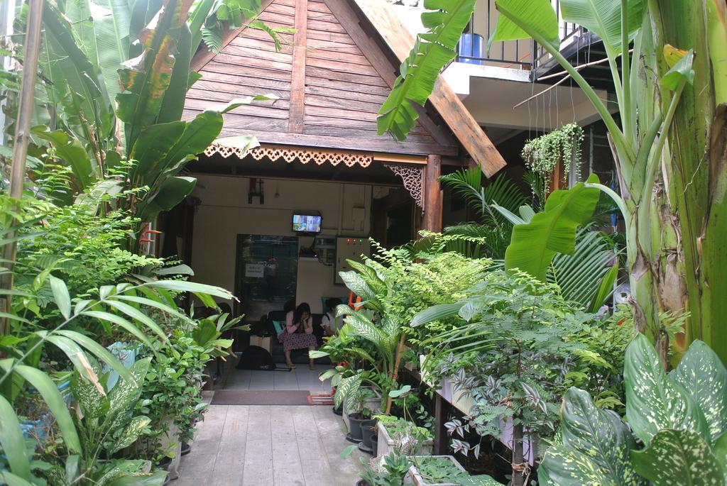 Eco House Apartment Bangkok Luaran gambar