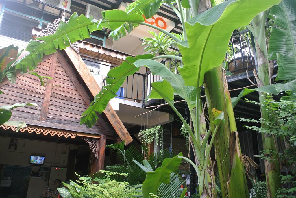 Eco House Apartment Bangkok Luaran gambar