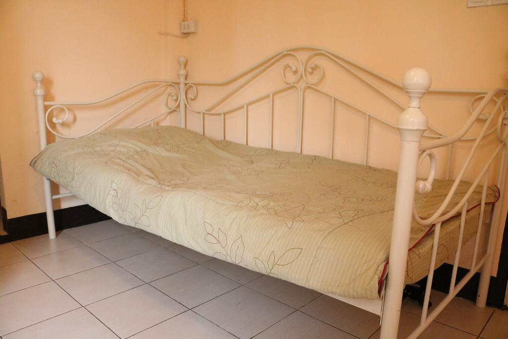 Eco House Apartment Bangkok Luaran gambar