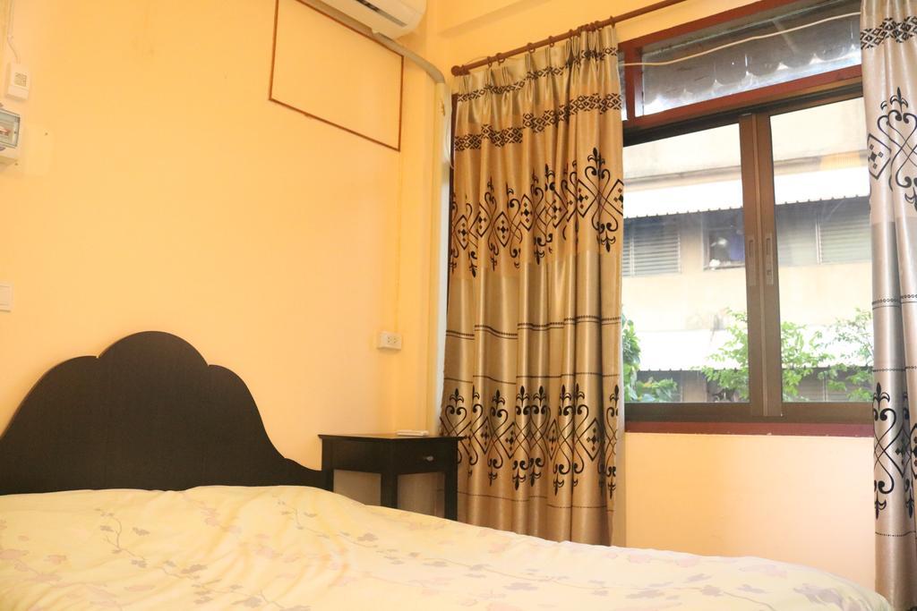 Eco House Apartment Bangkok Luaran gambar