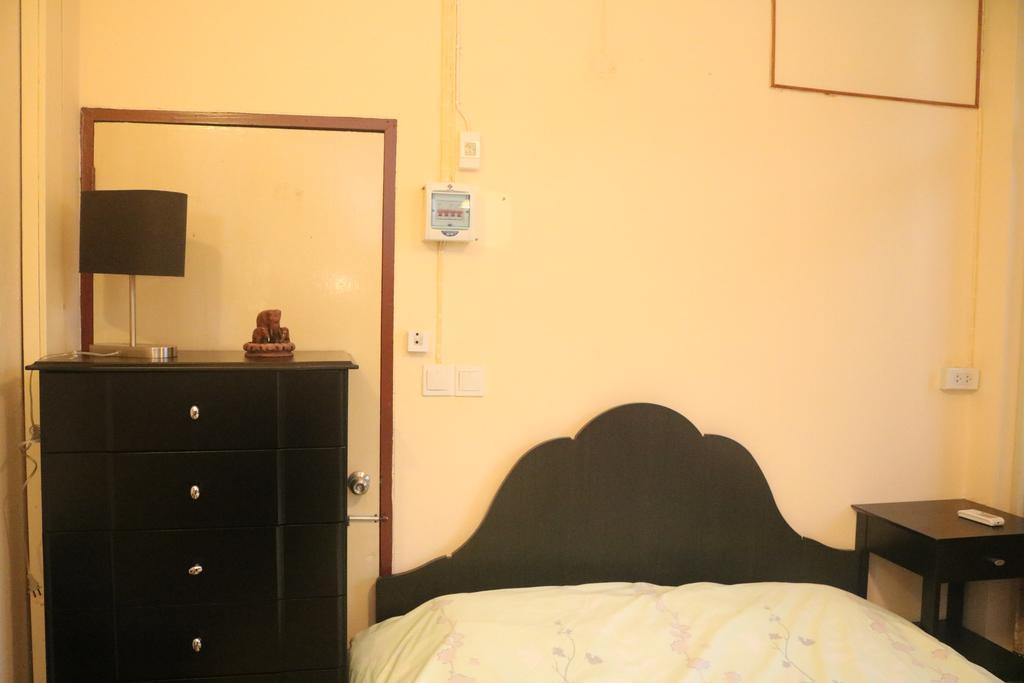Eco House Apartment Bangkok Luaran gambar