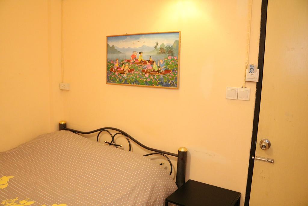 Eco House Apartment Bangkok Luaran gambar