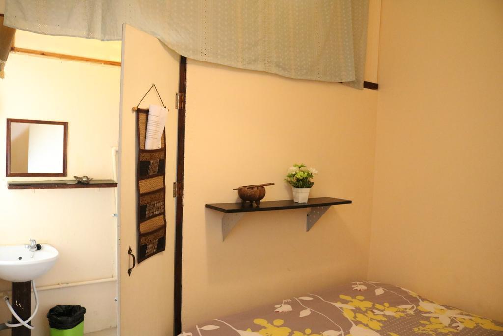 Eco House Apartment Bangkok Luaran gambar